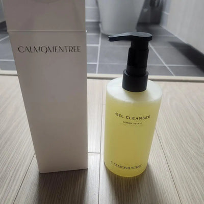 Lemon Vita C Gel Cleanser in use