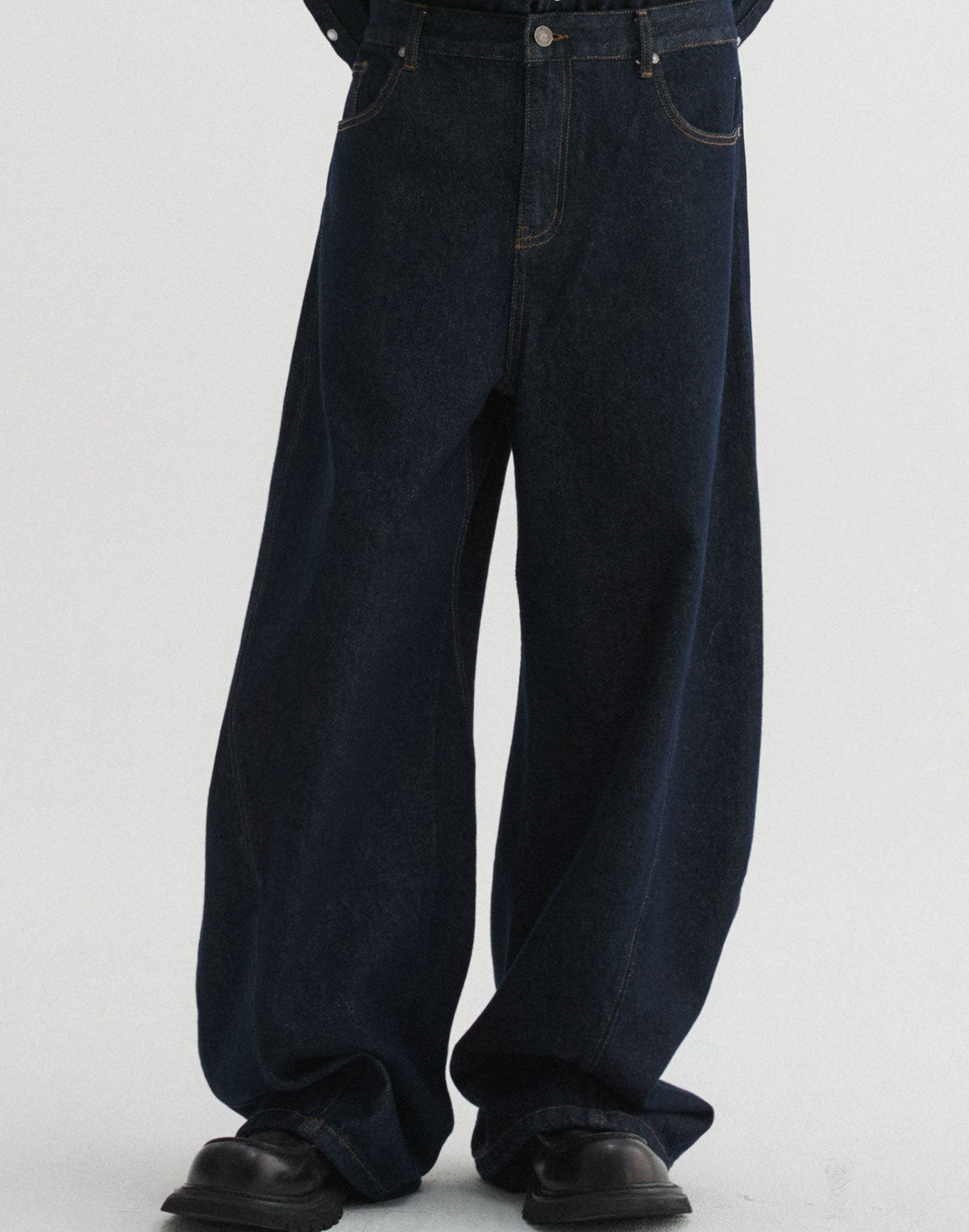 Curved Denim Pants