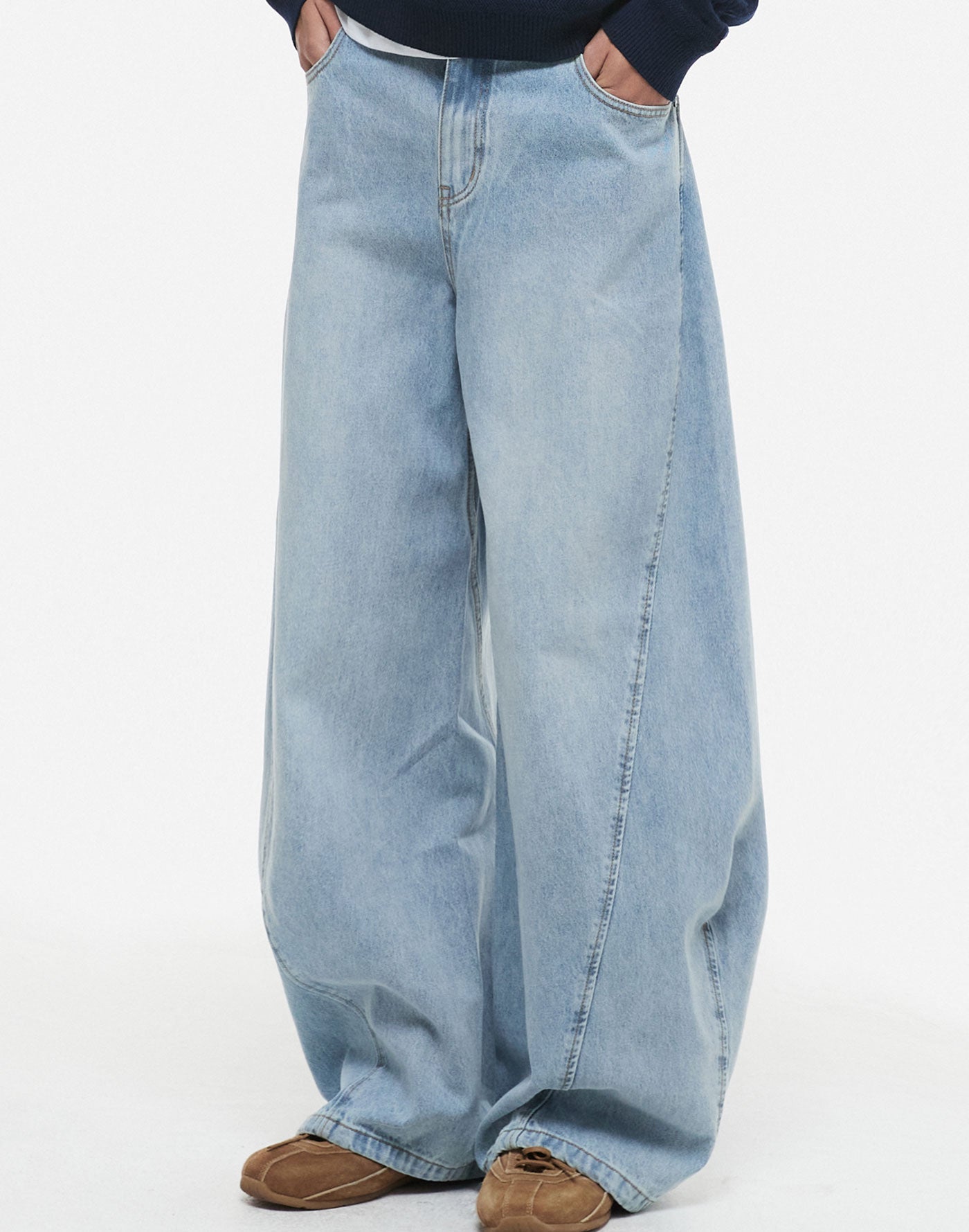 Curved Denim Pants