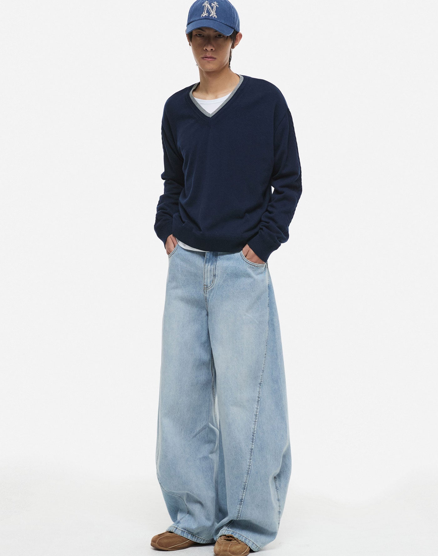 Curved Denim Pants