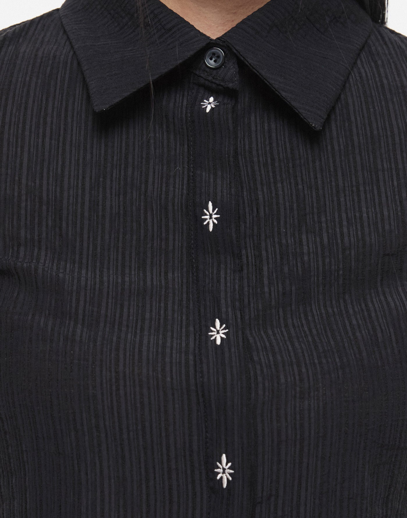 Flower Embroidered Slim Blouse