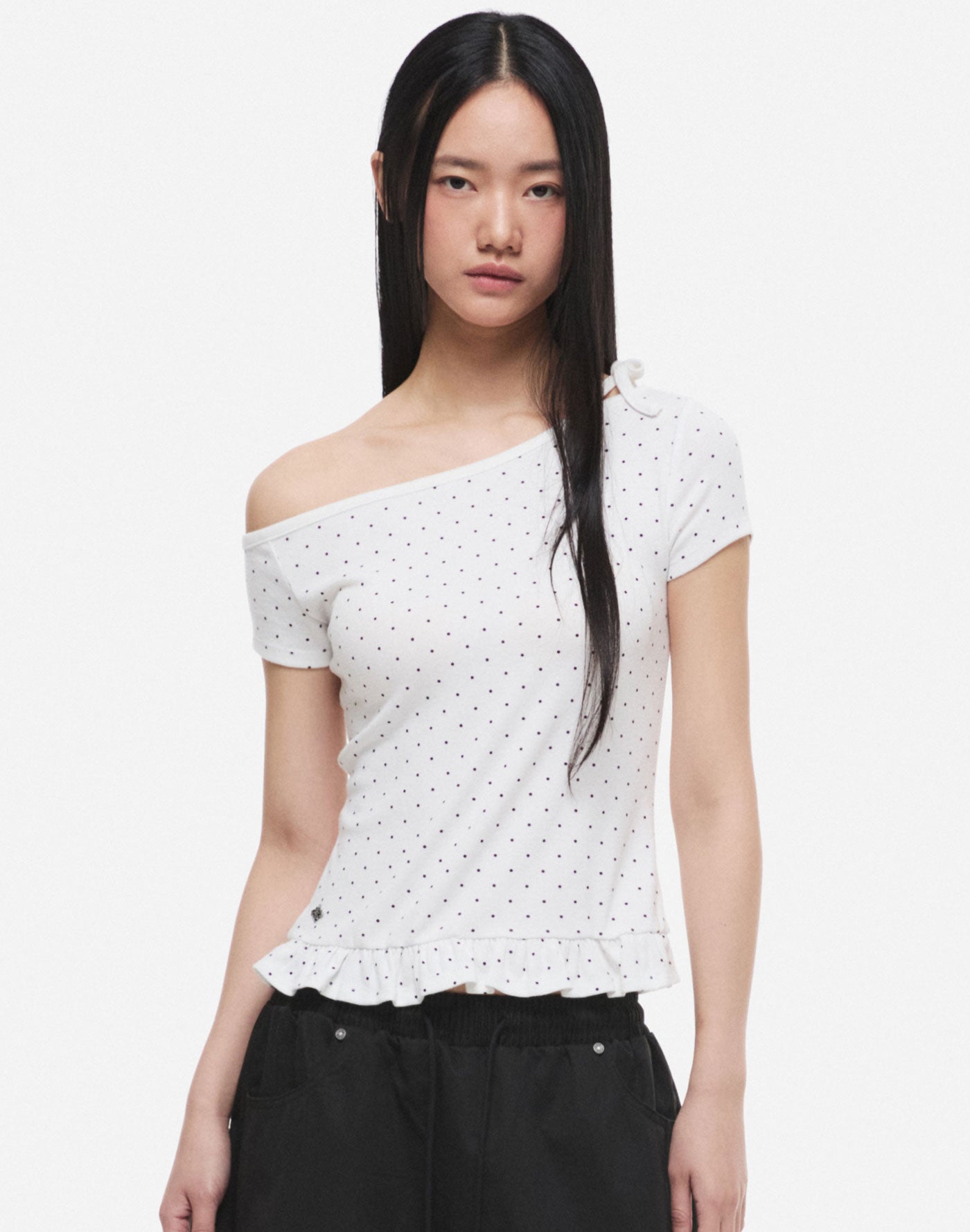 One-Shoulder Dot Frill Half T-Shirt