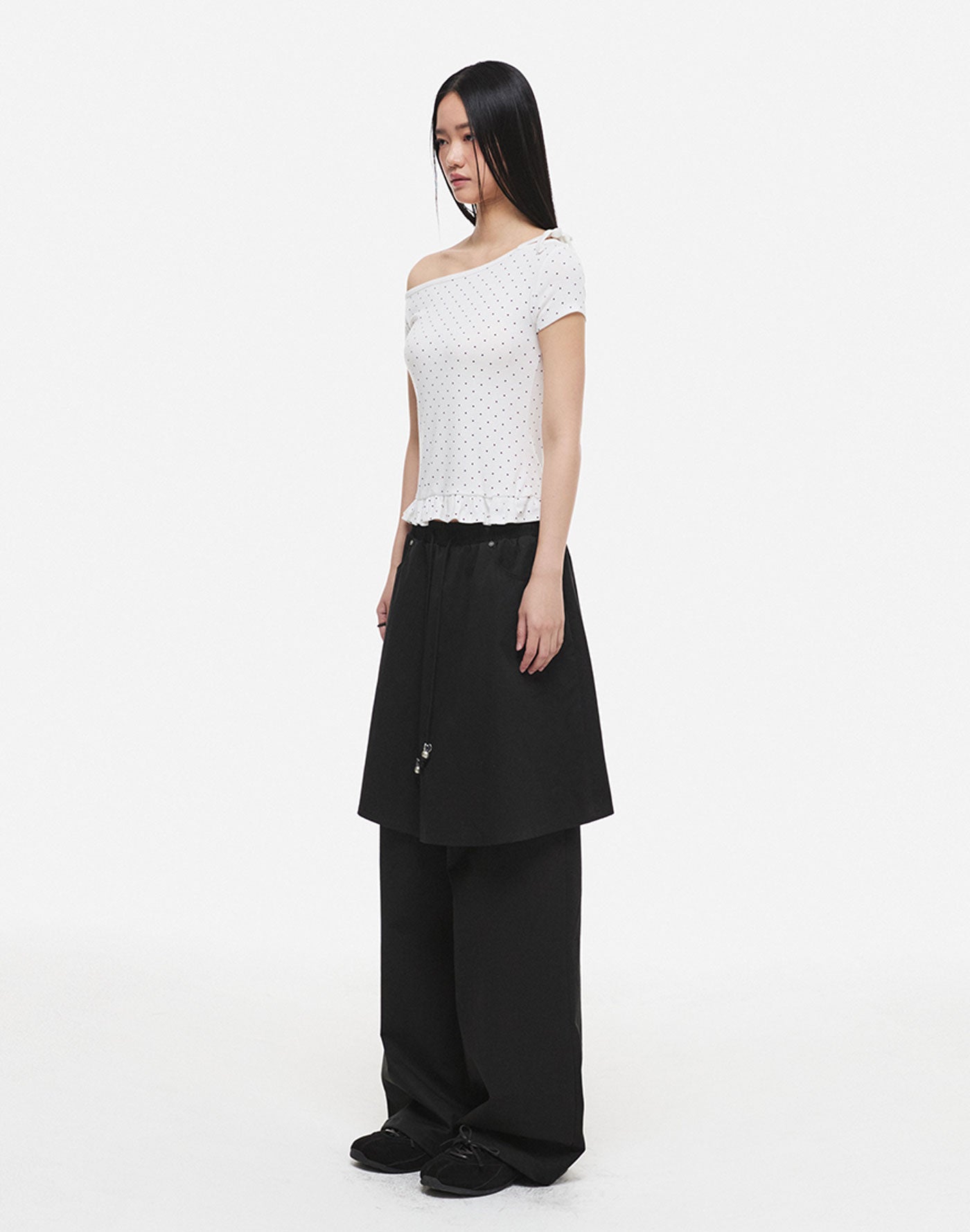 One-Shoulder Dot Frill Half T-Shirt