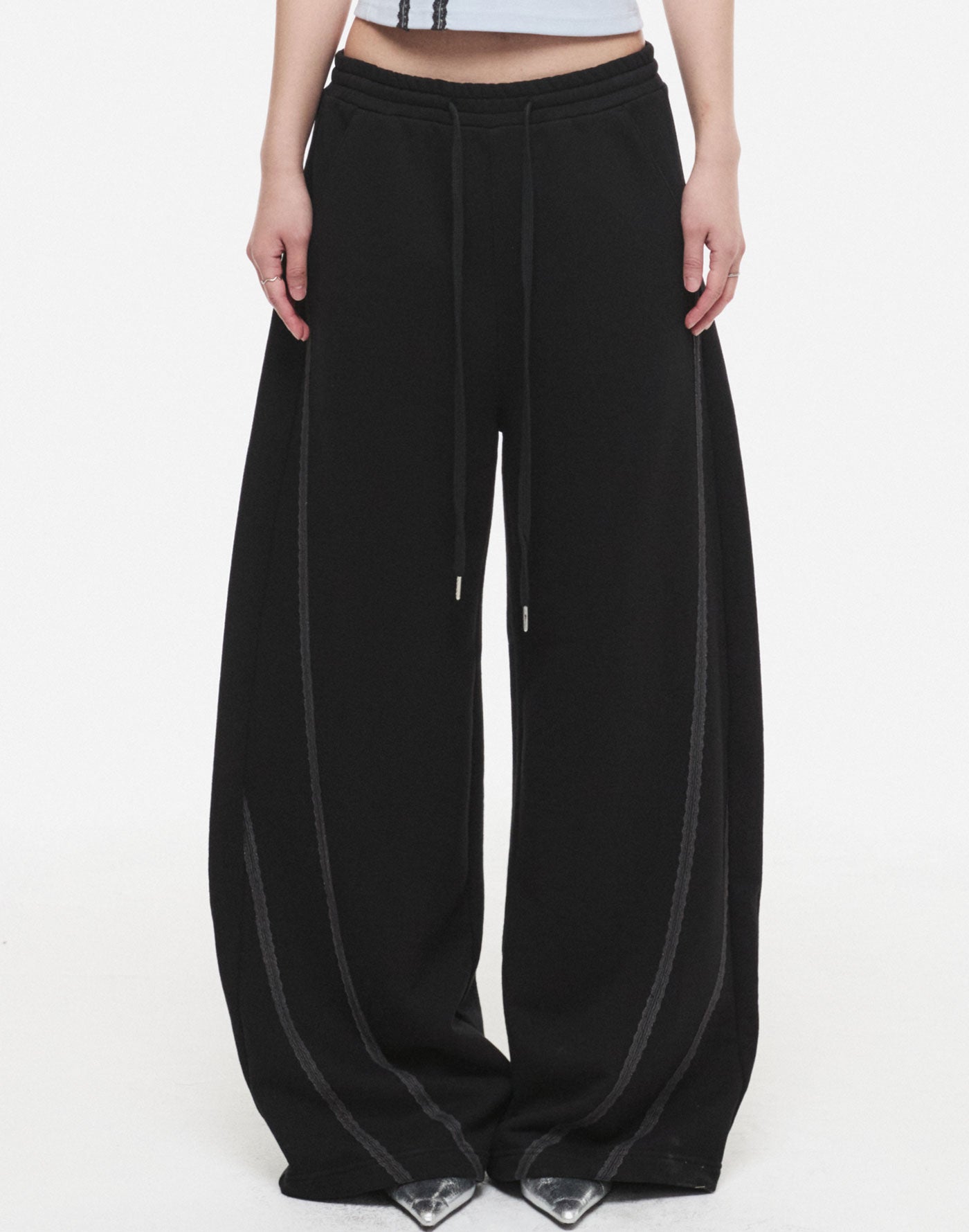 Curved Lace Line Sweatpants