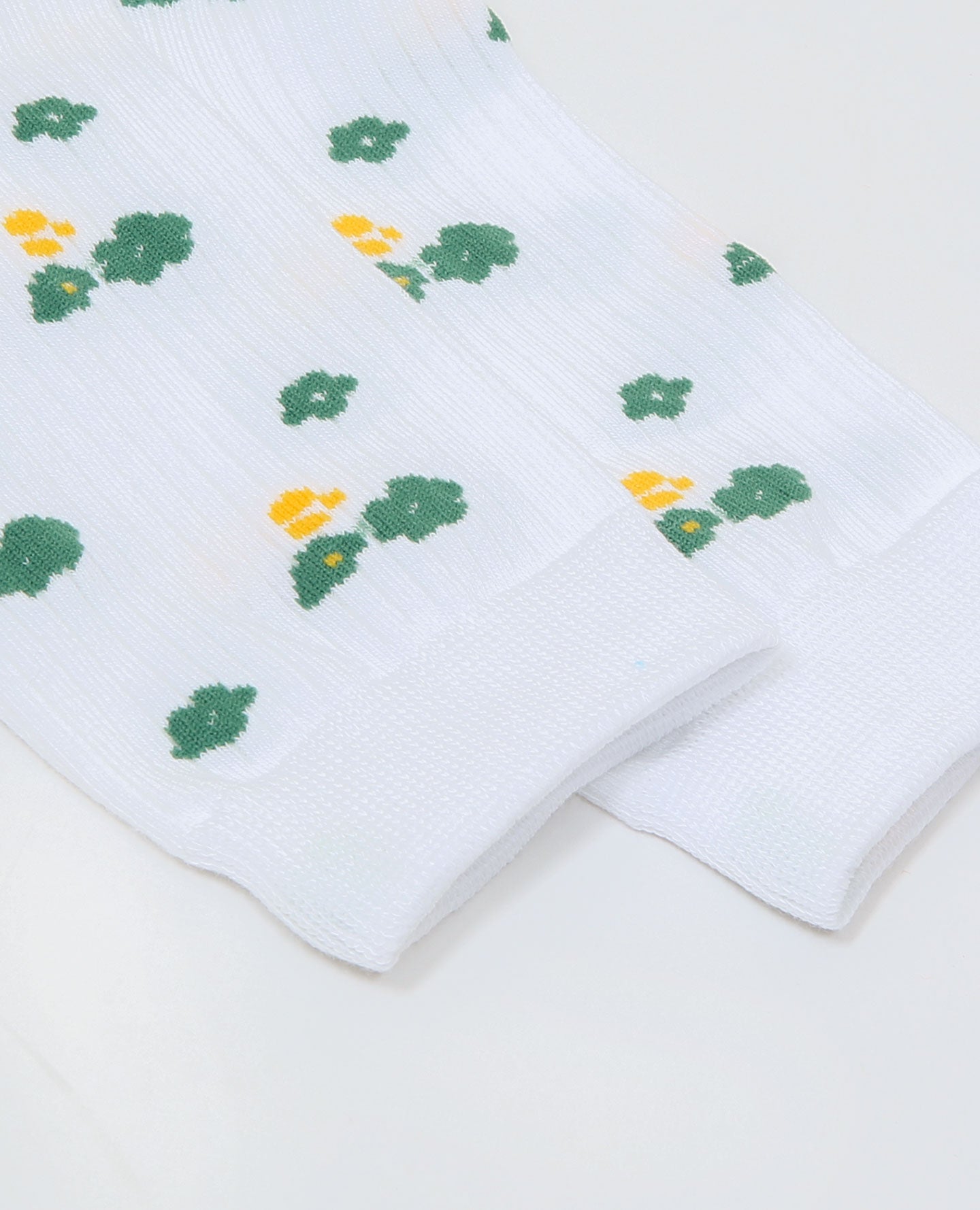White Flower Pattern Women's Socks