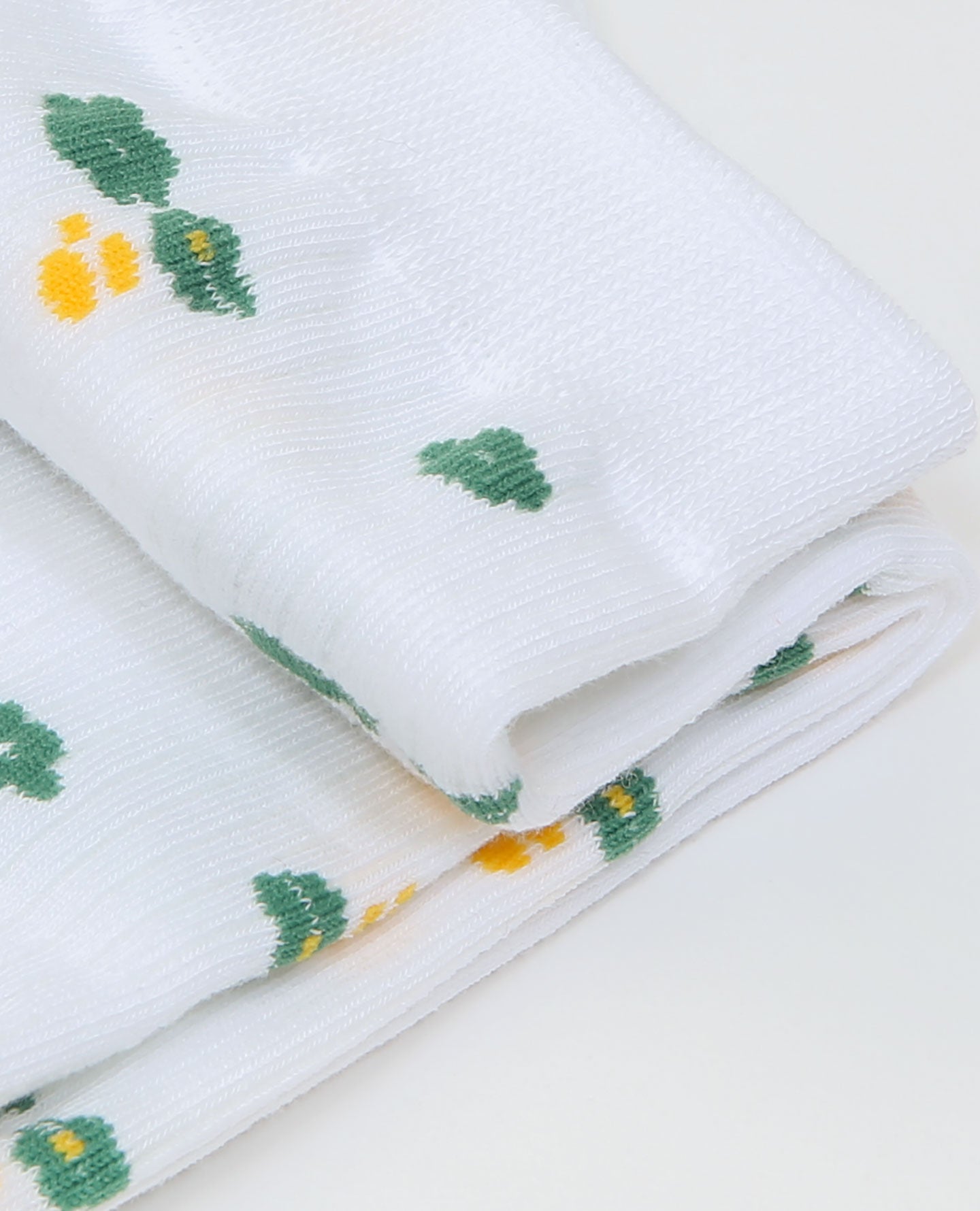 White Flower Pattern Women's Socks