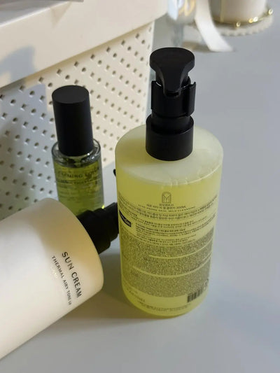 Lemon Vita C Gel Cleanser in use