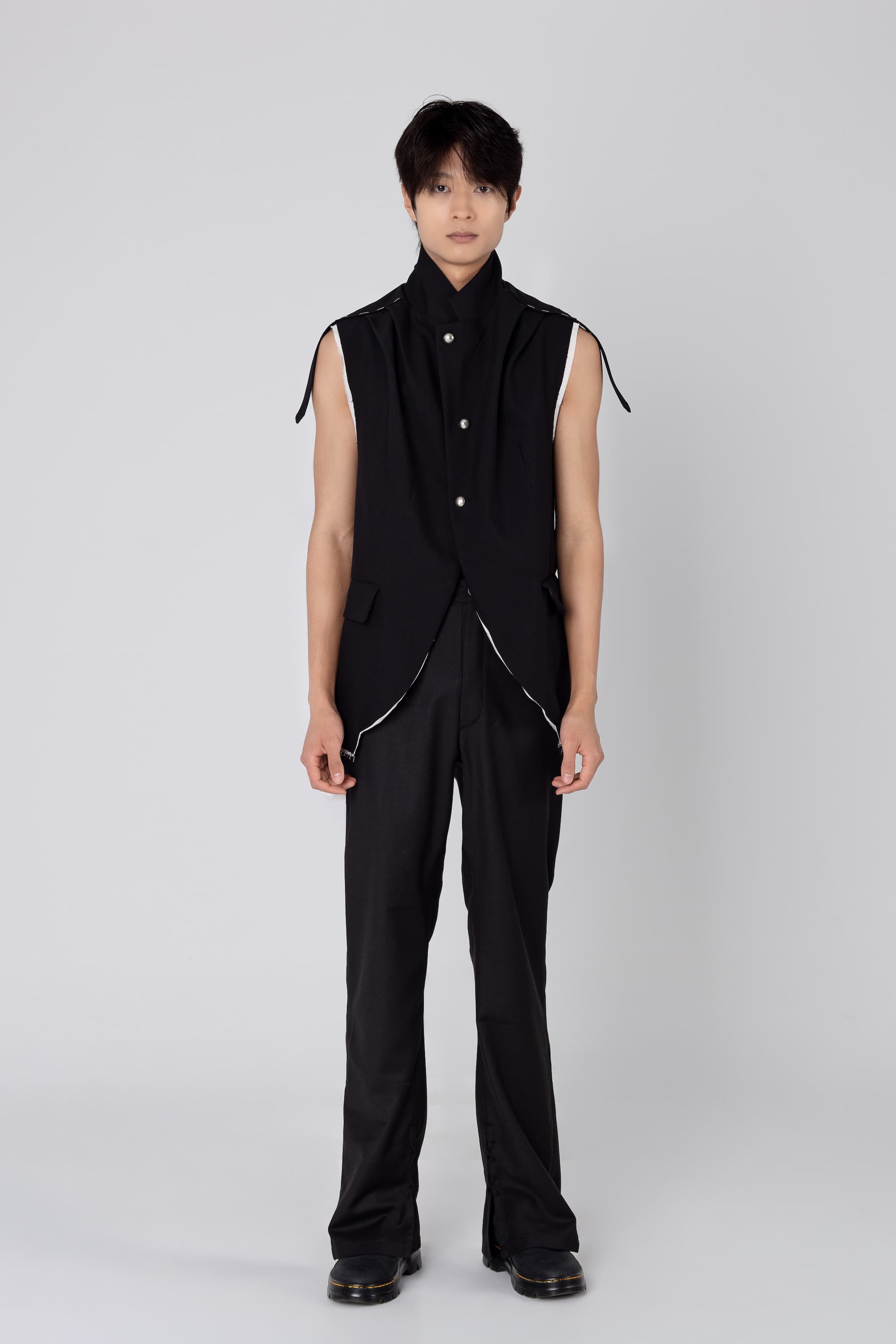Pleated Sleeveless Jacket